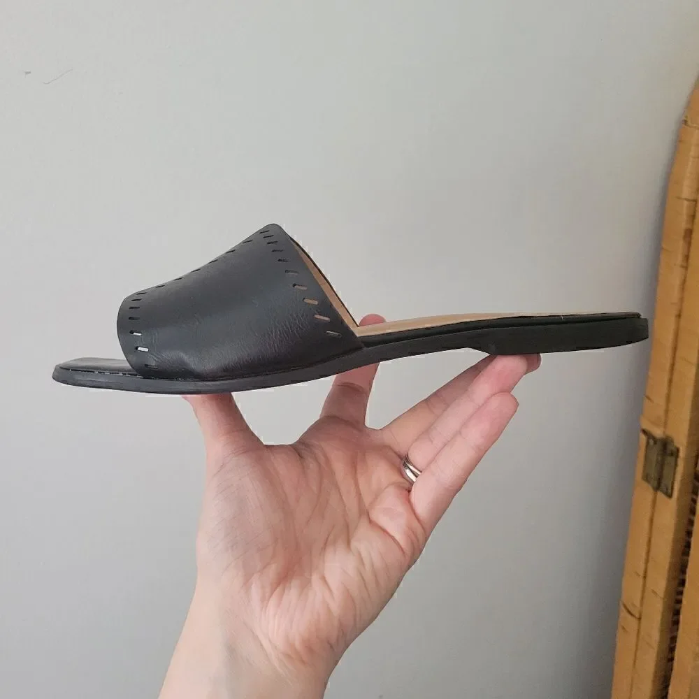 Charming Lady Black Slides 9